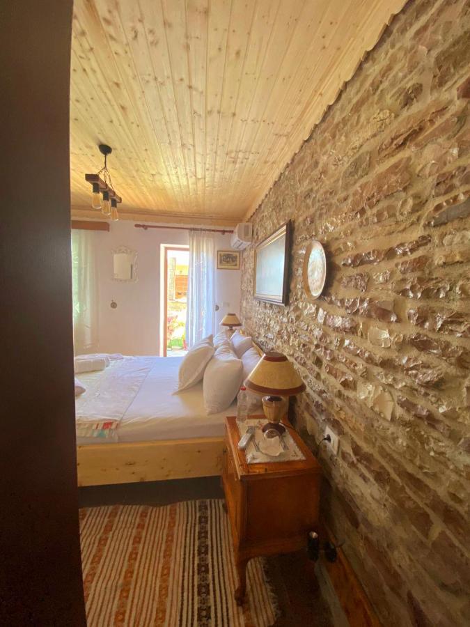 "Villa 70" Guesthouse Gjirokastër Eksteriør billede