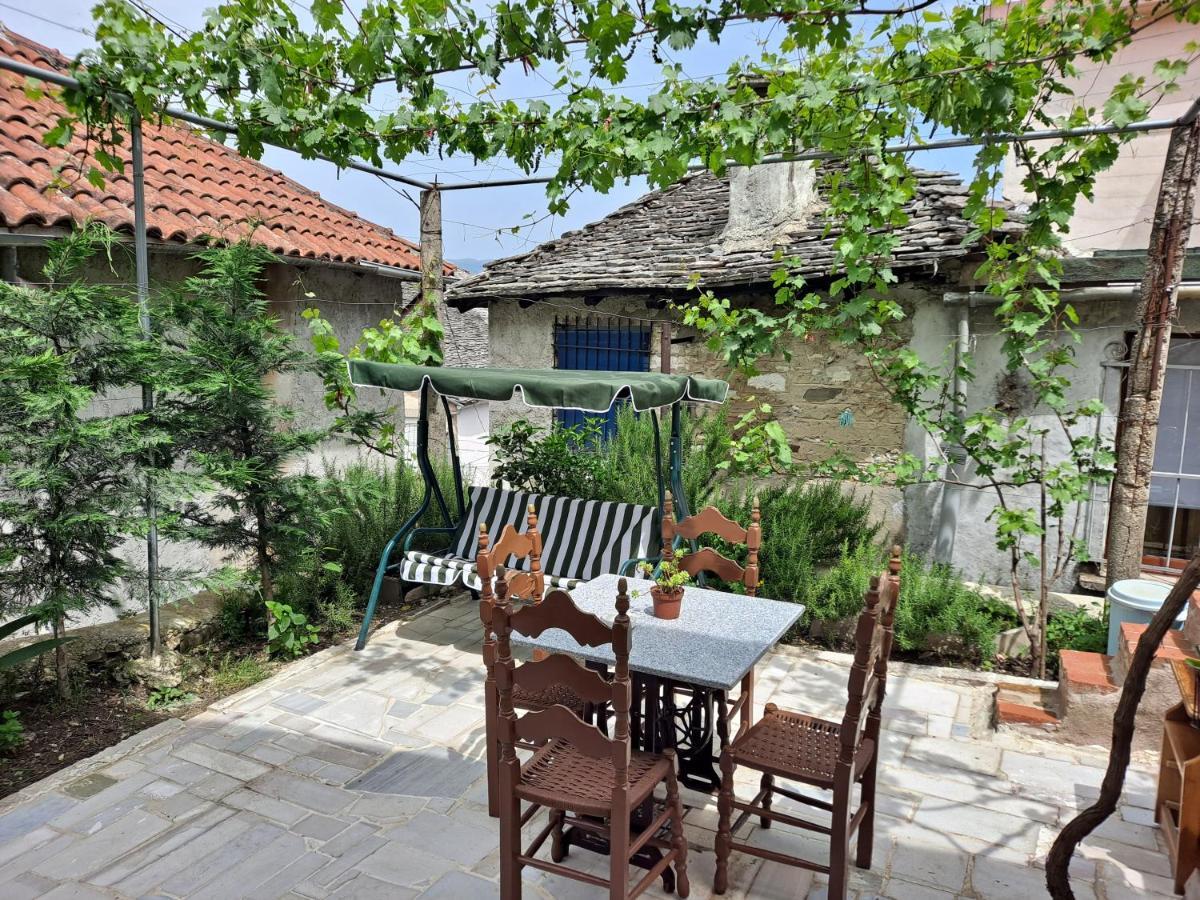 "Villa 70" Guesthouse Gjirokastër Eksteriør billede