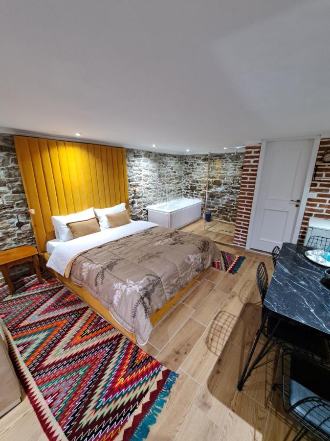 "Villa 70" Guesthouse Gjirokastër Eksteriør billede