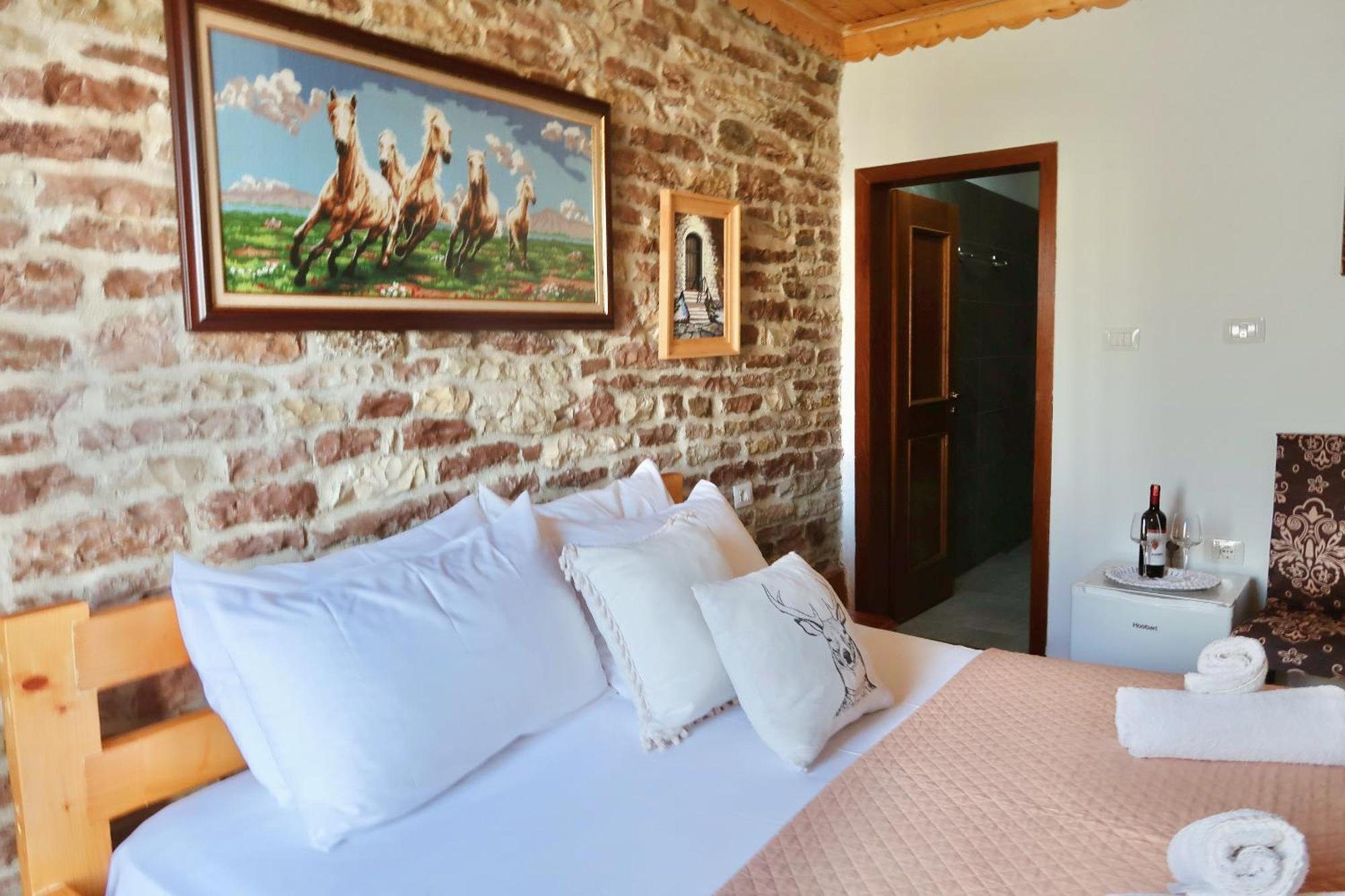 "Villa 70" Guesthouse Gjirokastër Eksteriør billede
