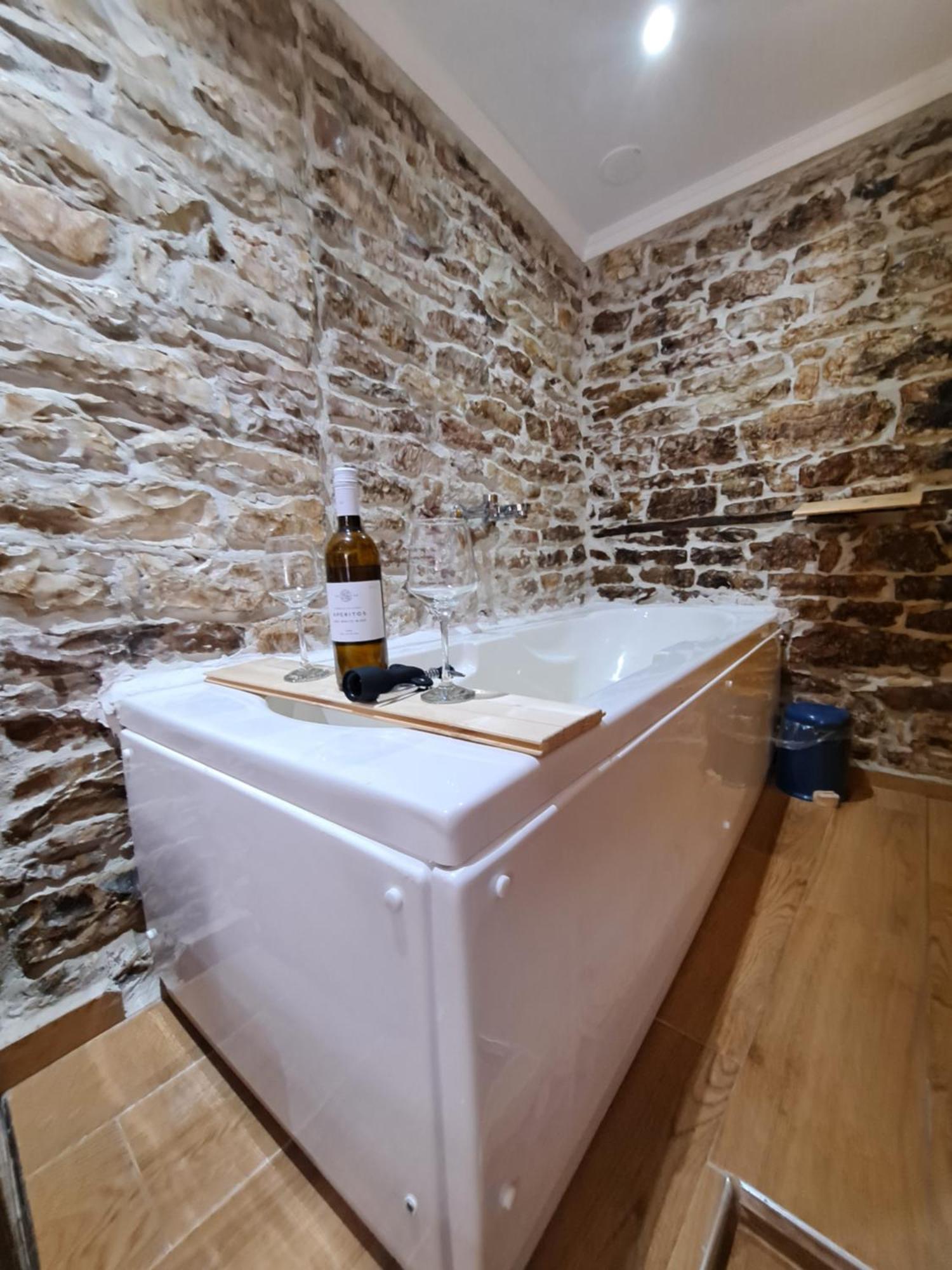 "Villa 70" Guesthouse Gjirokastër Eksteriør billede