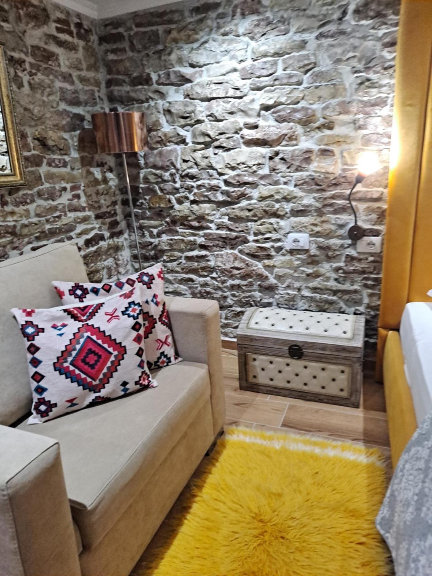 "Villa 70" Guesthouse Gjirokastër Eksteriør billede