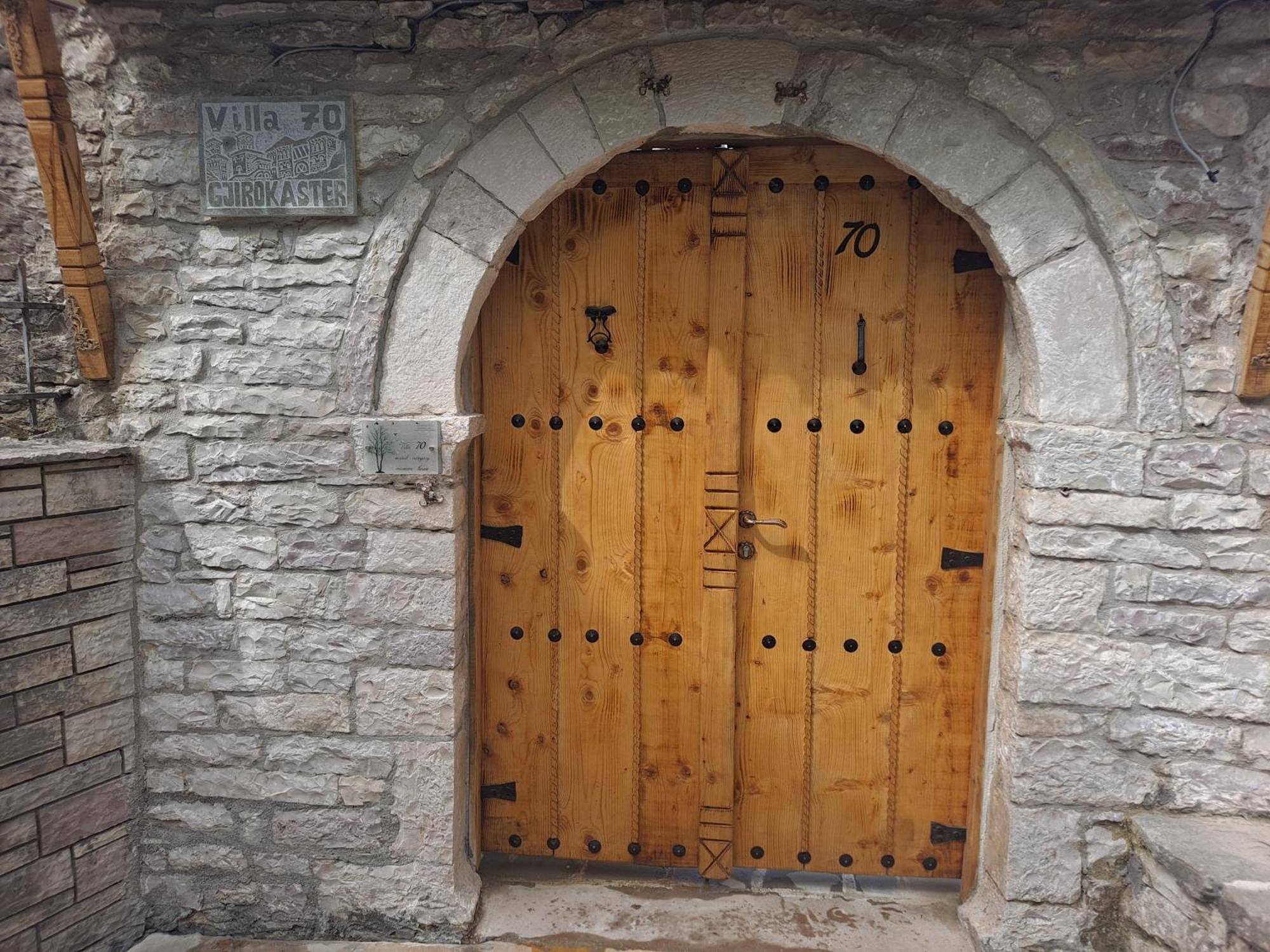 "Villa 70" Guesthouse Gjirokastër Eksteriør billede