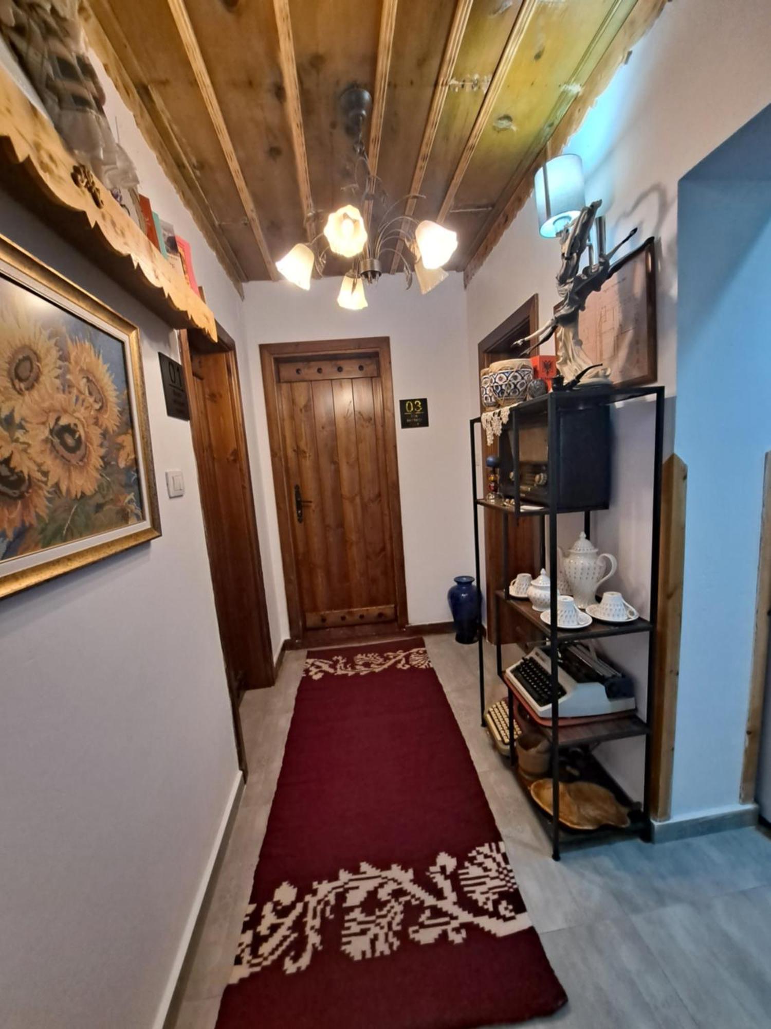 "Villa 70" Guesthouse Gjirokastër Eksteriør billede