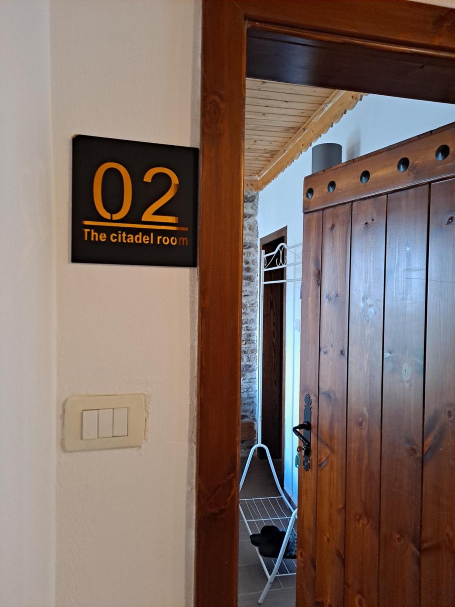 "Villa 70" Guesthouse Gjirokastër Eksteriør billede