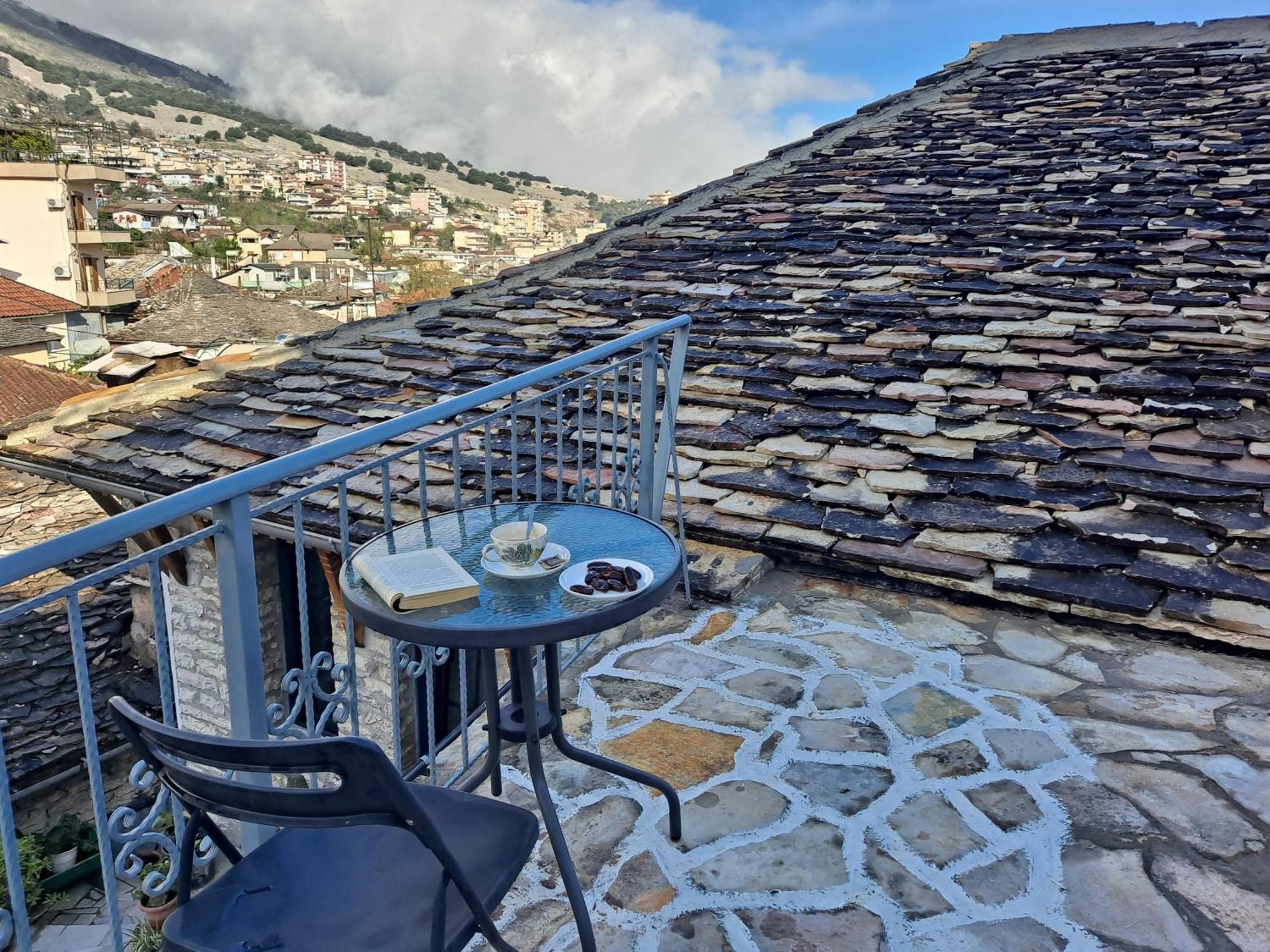 "Villa 70" Guesthouse Gjirokastër Eksteriør billede