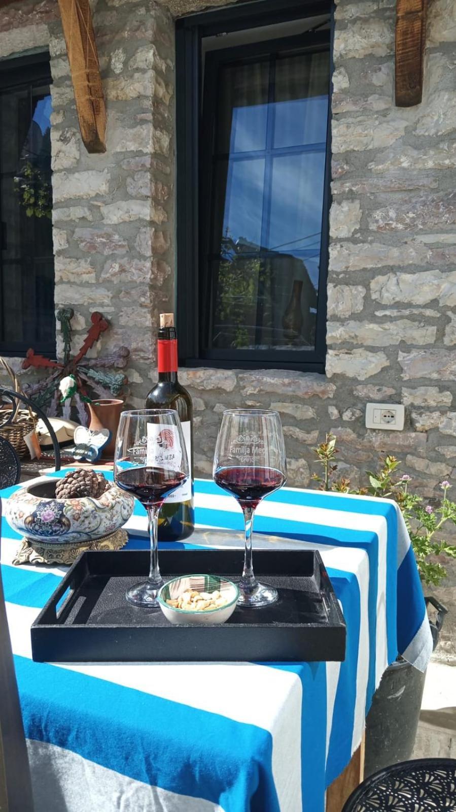 "Villa 70" Guesthouse Gjirokastër Eksteriør billede