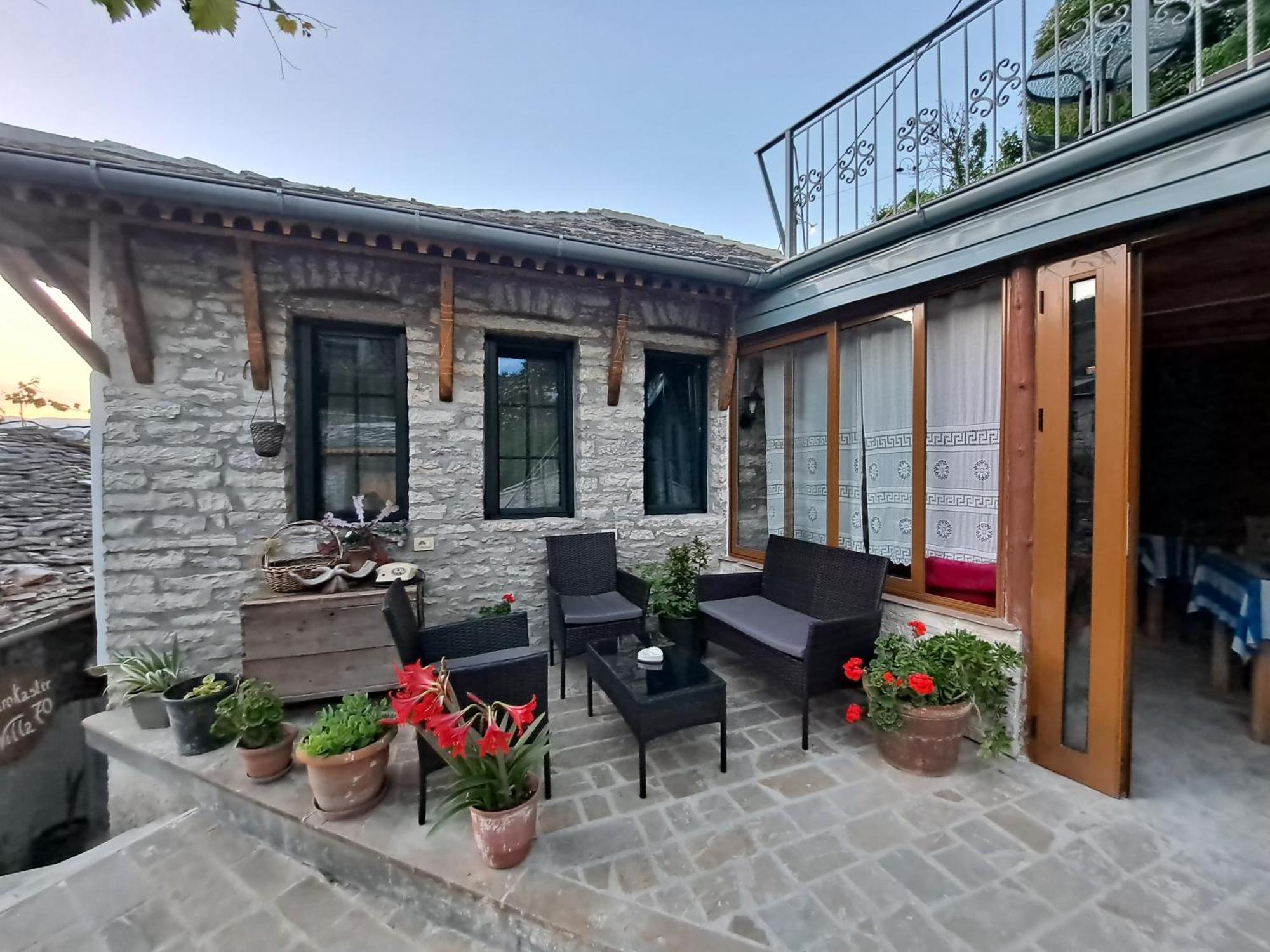 "Villa 70" Guesthouse Gjirokastër Eksteriør billede